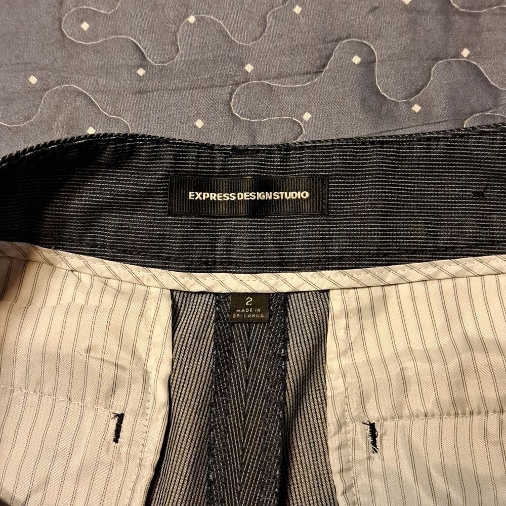 Express Design Studio bermuda shorts size 2 - Picture 2 of 5
